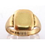 A 9 carat gold signet ring, London 1937, 6.8 gms