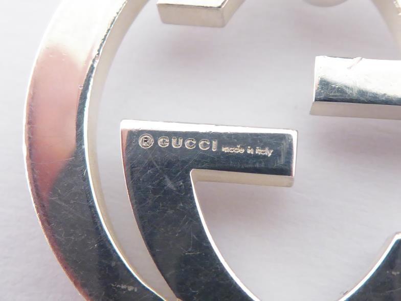 GUCCI, a silver keyring, with Gucci logo, 23.5gms - Image 3 of 4