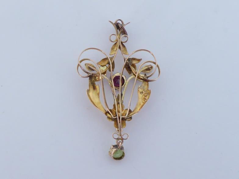 An Edwardian garnet, peridot and seed pearl pendant, the central round cut garnet 4.8mm, within a - Image 3 of 5