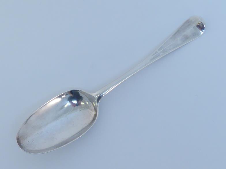 A George II silver Hanoverian pattern table spoon by Paul de Lamerie, London, 1739, with double drop - Image 5 of 6