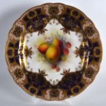 A FINE ROYAL WORCESTER PLATE C1923 painted with raspberries by Albert Shuck. 8.5ins diameter.