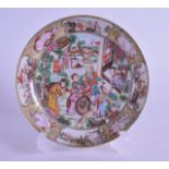 A SMALL 18TH CENTURY CHINESE EXPORT FAMILLE ROSE SAUCER painted with figures, spotted deer &