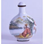 AN EARLY 20TH CENTURY CHINESE CANTON ENAMEL SNUFF BOTTLE AND STOPPER painted with figures within