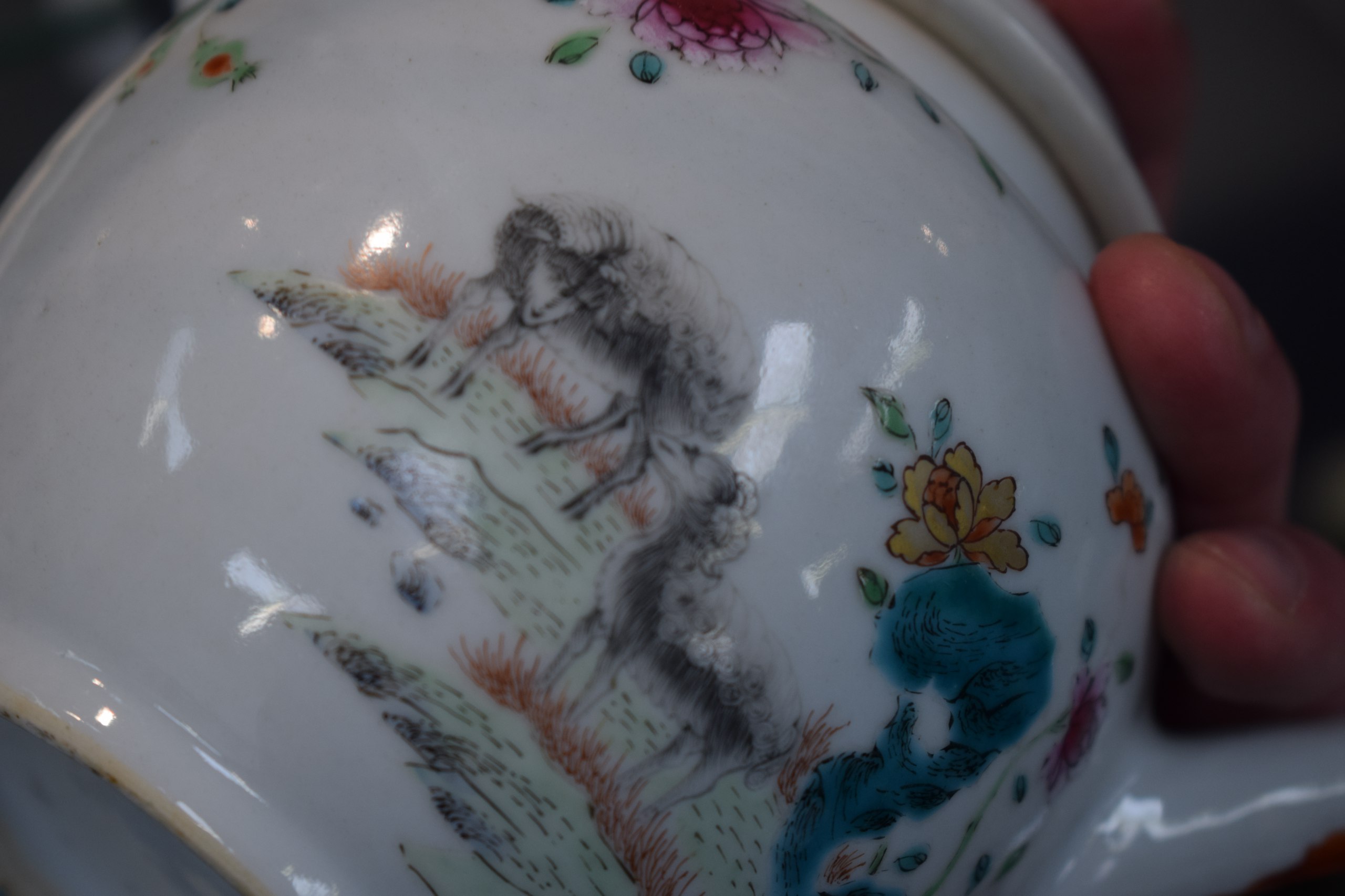 AN 18TH CENTURY CHINESE EXPORT PORCELAIN TEAPOT AND COVER ON STAND Qianlong, painted with two - Image 7 of 7