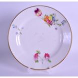 AN EARLY 19TH CENTURY WELSH SWANSEA PORCELAIN PLATE painted with floral sprays. 20 cm diameter.