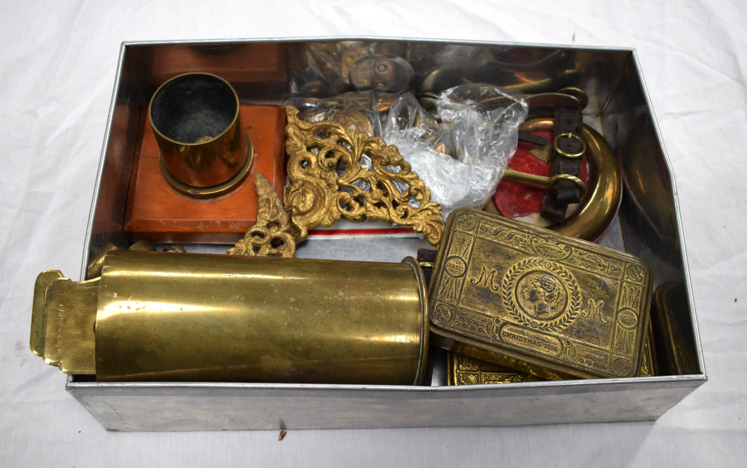 A COLLECTION OF VARIOUS MILITARY BRASS WARE including WWII tins, shells, buttons etc. (qty)