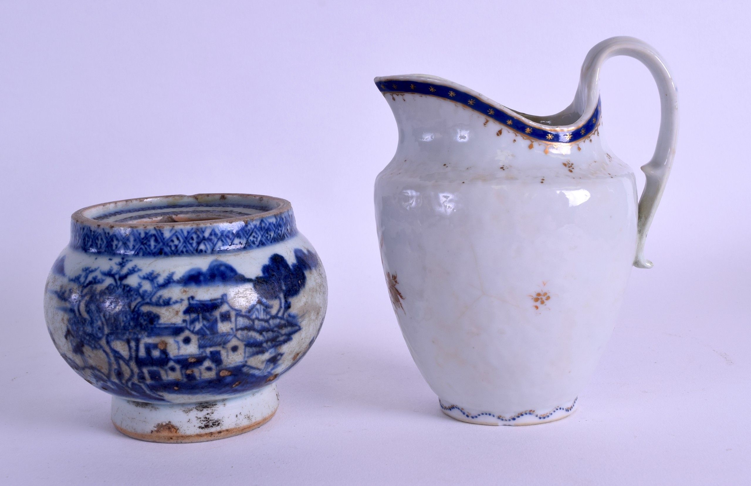 A 19TH CENTURY CHINESE BLUE AND WHITE BRUSH WASHER together with a Qianlong period export helmet