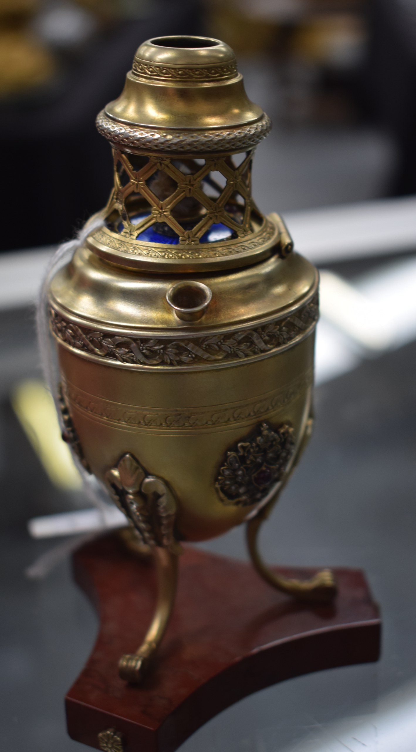 A RUSSIAN SILVER AND ENAMEL OIL LAMP decorated with jewels and crested eagles. 14.5 cm high. - Image 3 of 6