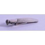 AN UNUSUAL LATE 19TH CENTURY CHINESE EXPORT SILVER CICADA FLY. 11 grams. 5 cm wide.