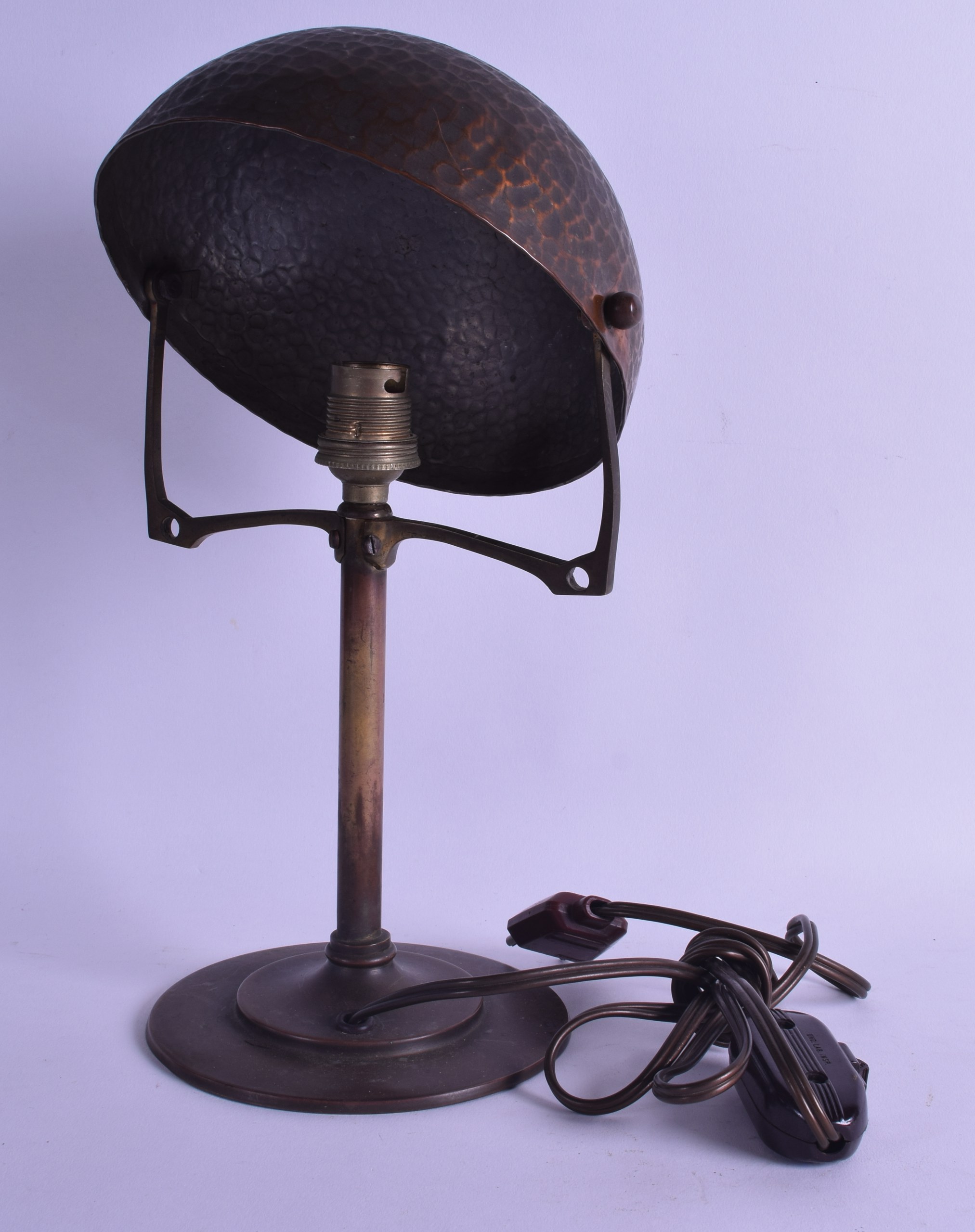 A STYLISH EUROPEAN COPPER SECCIONIST MOVEMENT LAMP possibly Otto Wagner. 33 cm high.