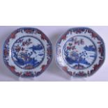 A PAIR OF 18TH CENTURY CHINESE EXPORT BLUE AND WHITE CLOBBERED PLATES Qianlong, painted with