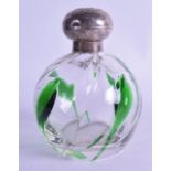 AN ART NOUVEAU CLEAR AND GREEN GLASS SCENT BOTTLE with silver mounts. Birmingham 1904. 14.5 cm