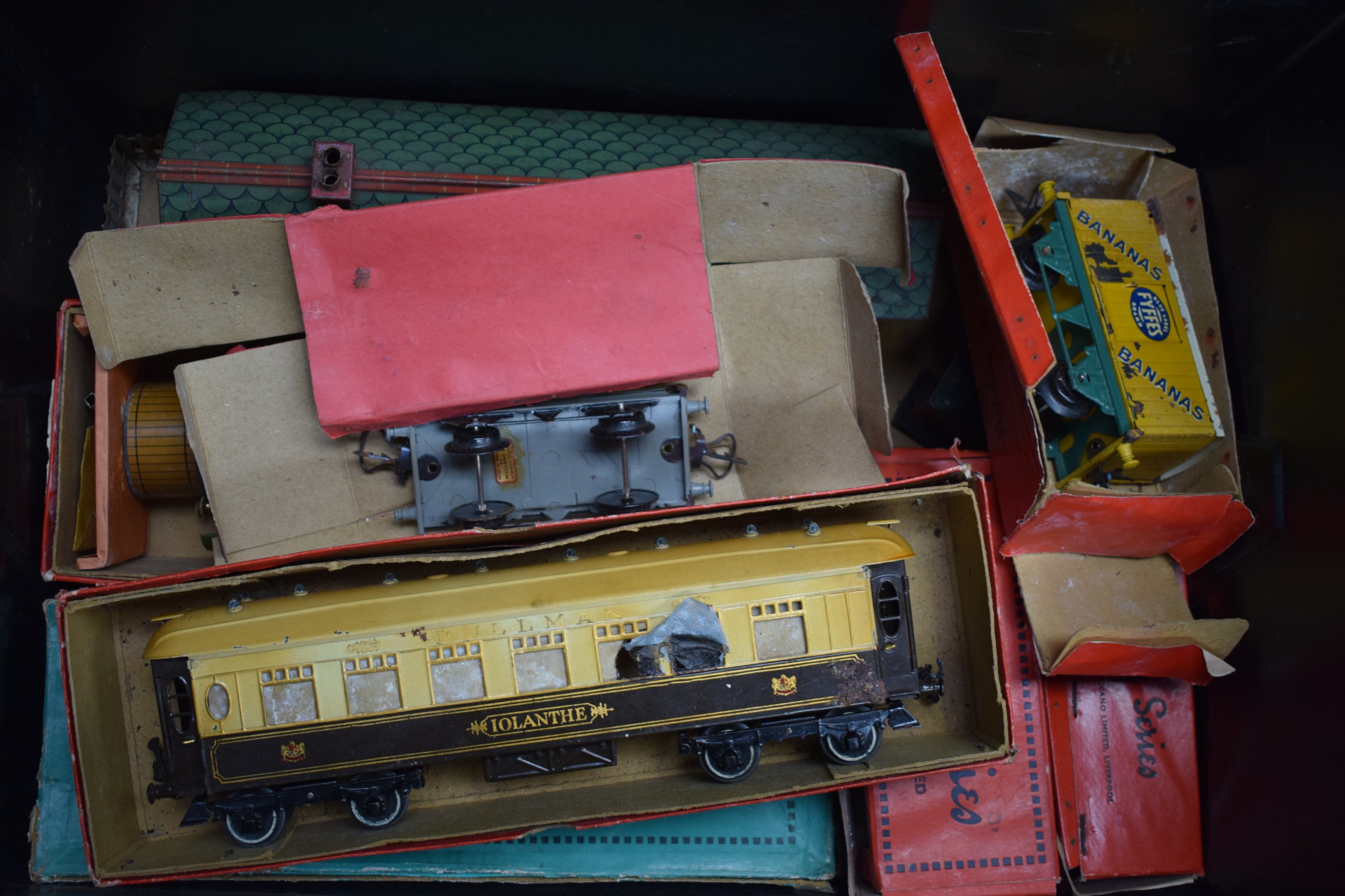 A QUANTITY OF VINTAGE TOY TRAINS, some boxed. (qty)