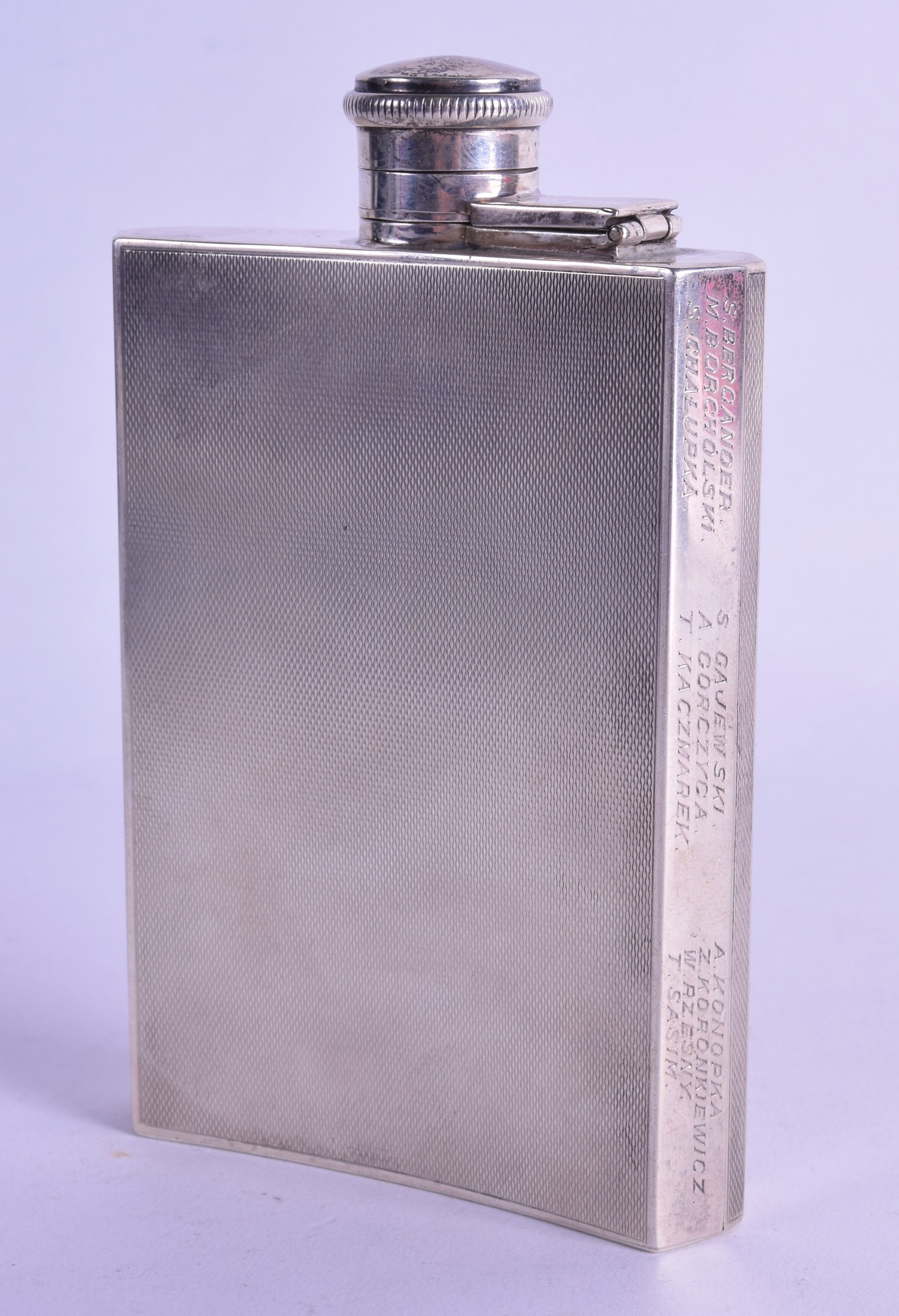 A GEORGE VI SILVER HIP FLASK. Birmingham 1940. 6 oz. 14 cm high. - Image 2 of 3