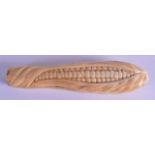 A LATE 19TH CENTURY EUROPEAN CARVED IVORY PARASOL HANDLE in the form of a corn on the cob. 14 cm