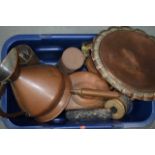 A QUNANTITY OF COPPER ITEMS, including kettle etc. (qty)