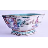 A 19TH CENTURY CHINESE FAMILLE ROSE SQUARE FORM DISH Tongzhi mark and period, painted with figures