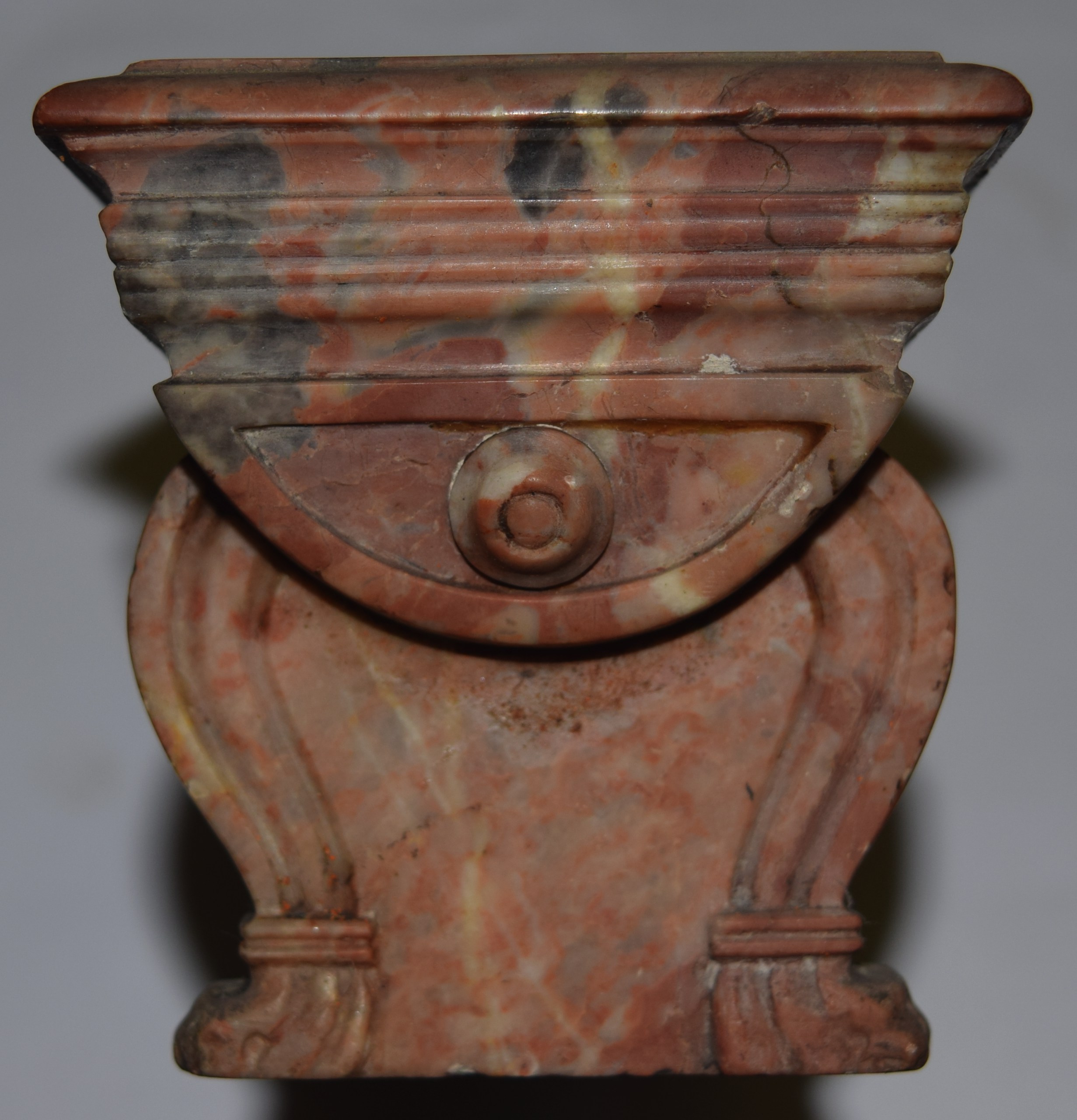 AN UNUSUAL 19TH CENTURY ITALIAN GRAND TOUR MARBLE URN AND COVER of rectangular form, supported - Image 5 of 10