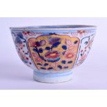 A 17TH CENTURY CHINESE IMARI PORCELAIN BOWL Kangxi, probably Dutch decorated with flowers. 11 cm