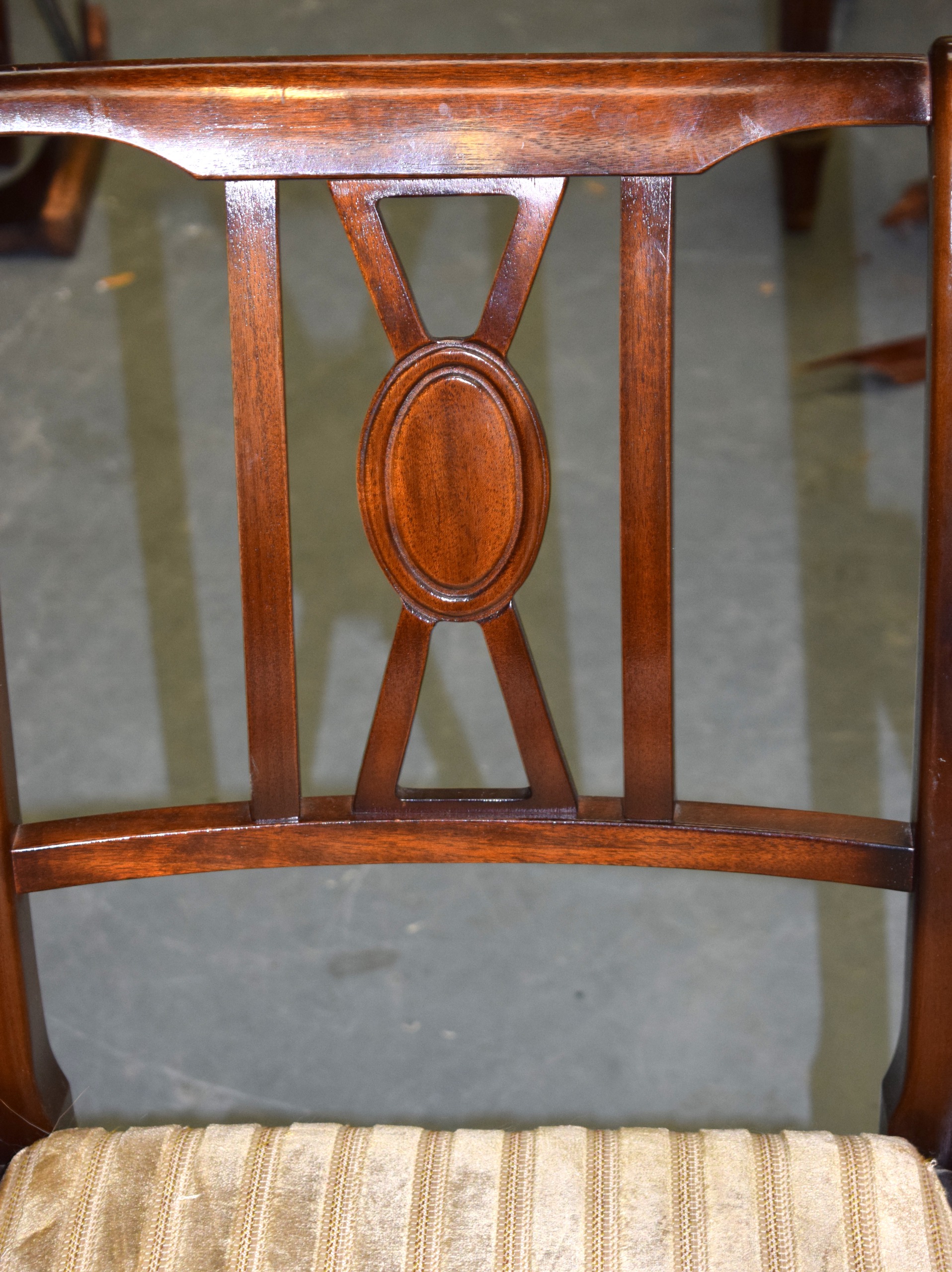 A GROUP OF FOUR ANTIQUE CHAIRS, of varying style. (4) - Image 3 of 3