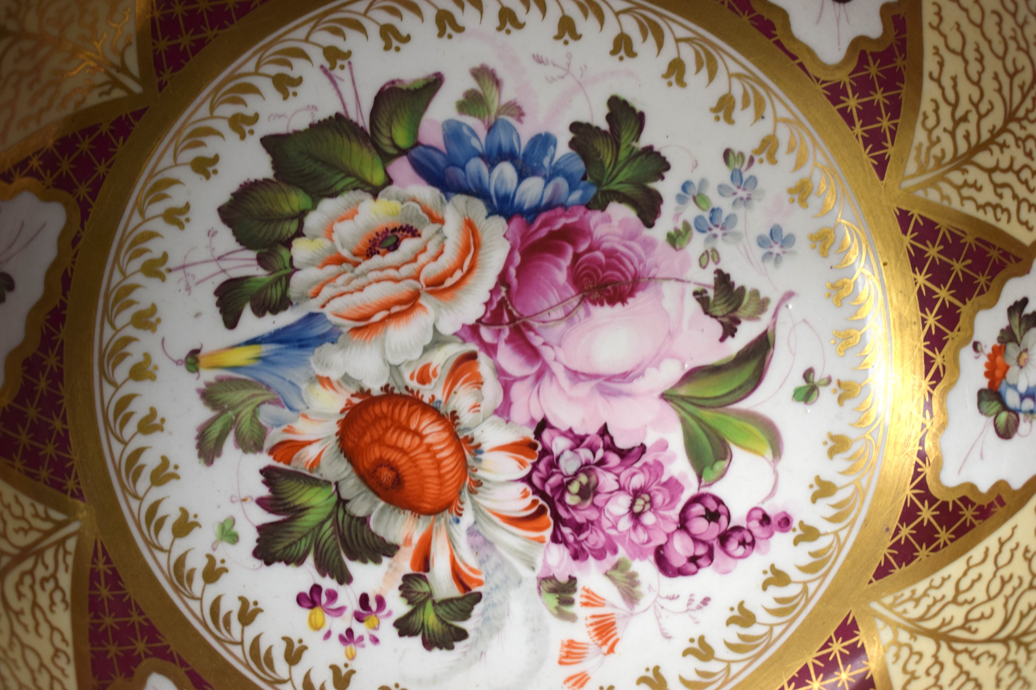 A LARGE MID 19TH CENTURY ENGLISH PORCELAIN BOWL Probably Minton or Coalport, painted with bold - Image 6 of 6