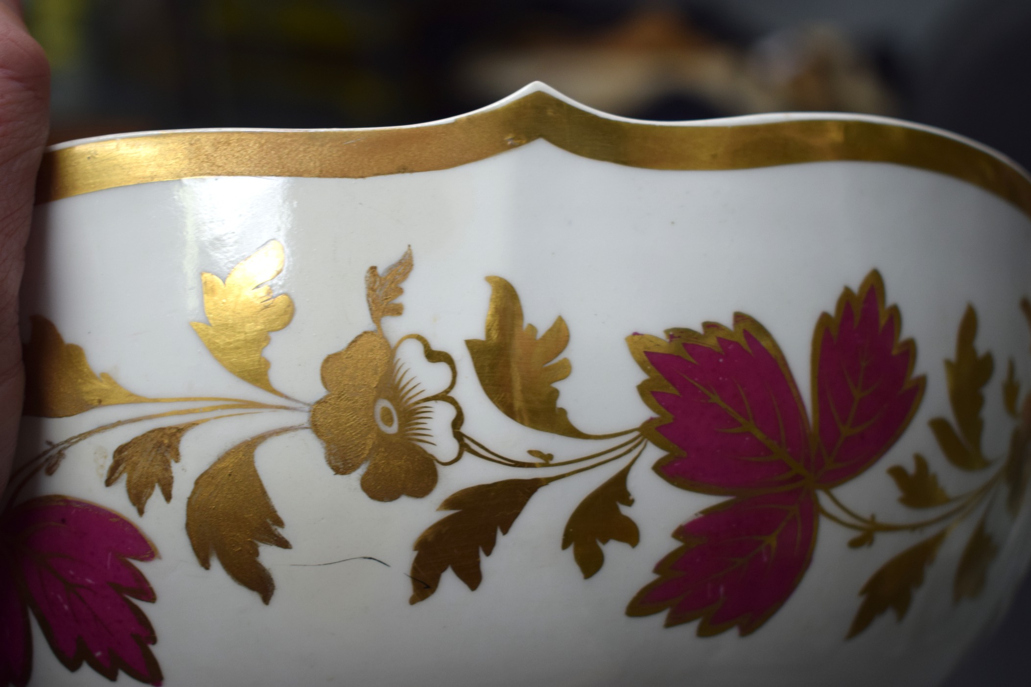 A LARGE MID 19TH CENTURY ENGLISH PORCELAIN BOWL Probably Minton or Coalport, painted with bold - Image 4 of 6