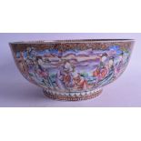 A GOOD LARGE 18TH CENTURY CHINESE EXPORT 'MANDARIN' PORCELAIN BOWL Qianlong, painted with fine