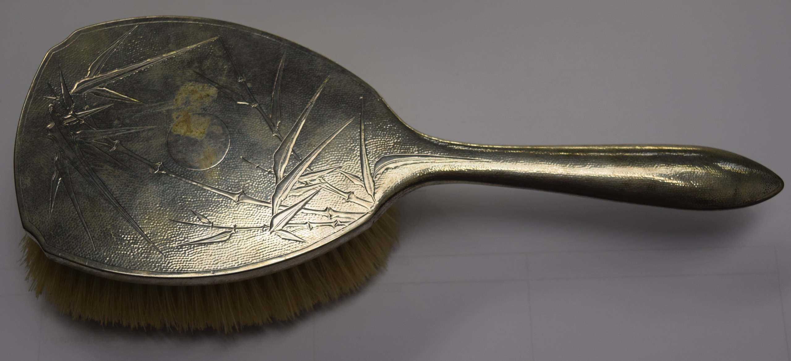 A LATE 19TH CENTURY CHINESE EXPORT DRESSING TABLE SET comprising of two brushes and mirror, - Image 3 of 8