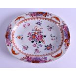 AN 18TH CENTURY CHINESE EXPORT FAMILLE ROSE OVAL DISH Qianlong, painted with floral sprays and bats.