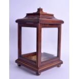 AN UNUSUAL MID VICTORIAN ROSEWOOD AND SATINWOOD DISPLAY CASE upon bun feet. 30 cm x 17 cm.
