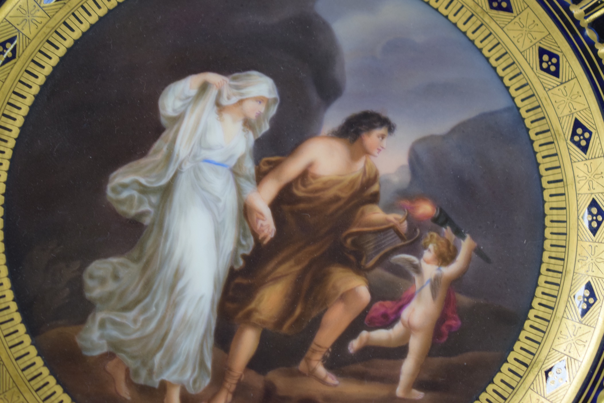 A FINE GERMAN RETICULATED PORCELAIN FISCHER & MIEG CABINET PLATE painted with a classical scene - Image 2 of 4