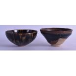 TWO CHINESE HARESFOOT TYPE BOWLS. 10.5 cm diameter. (2)