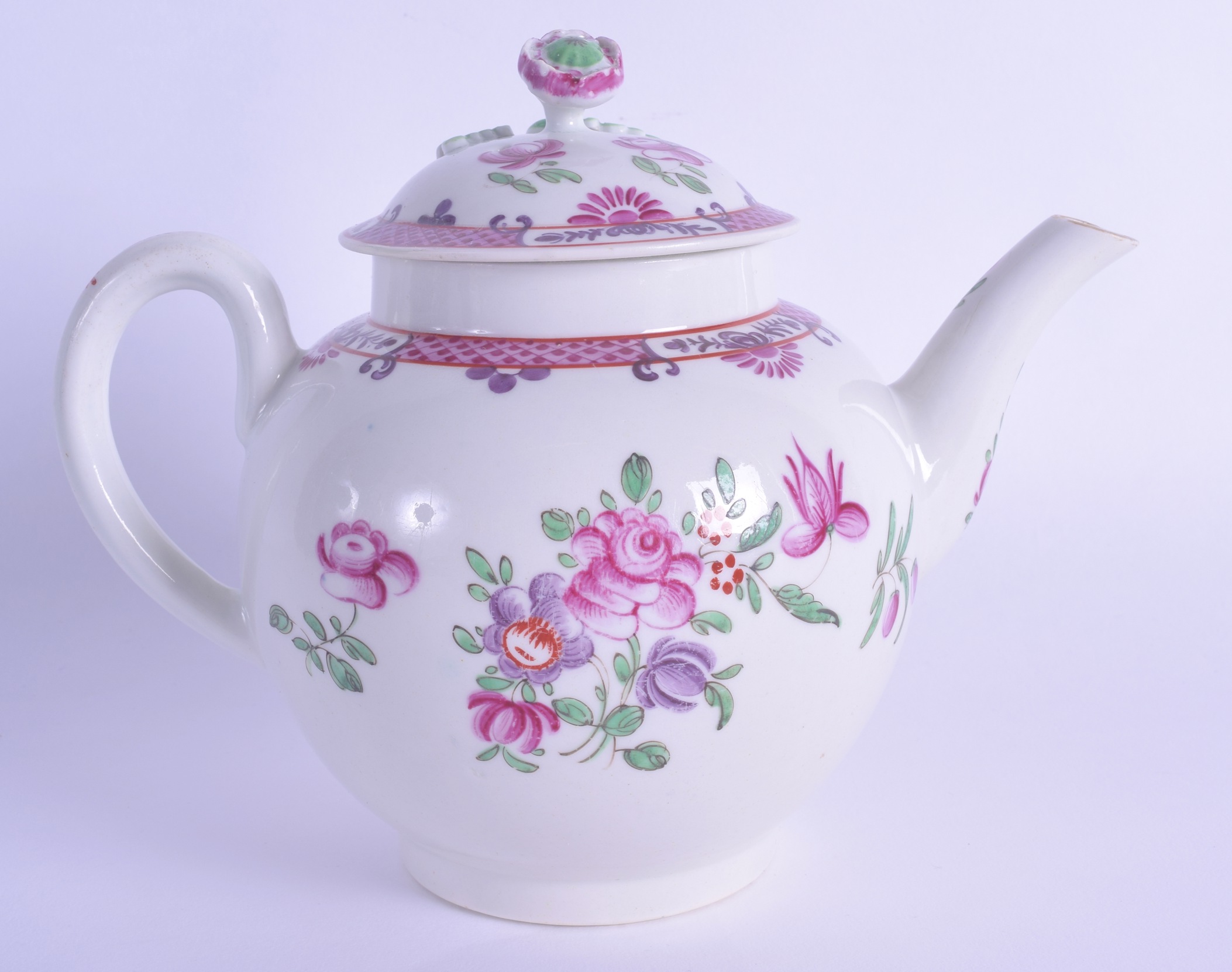18th c. Worcester good teapot and cover painted in Chinese export style with flowers and a pink - Image 2 of 3