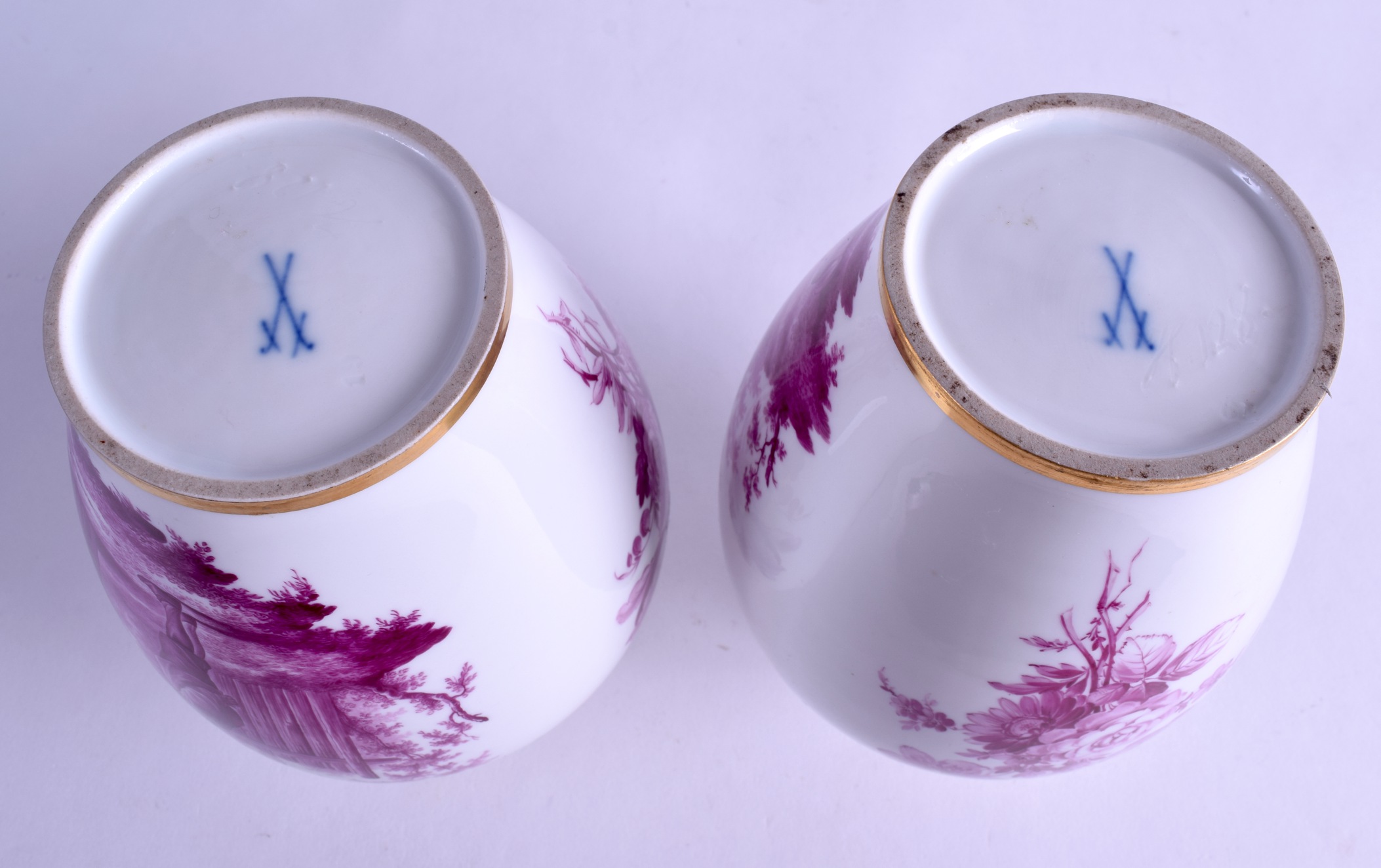 A FINE PAIR OF 19TH CENTURY MEISSEN PORCELAIN VASES AND COVERS decorated in puce with figures within - Image 3 of 3