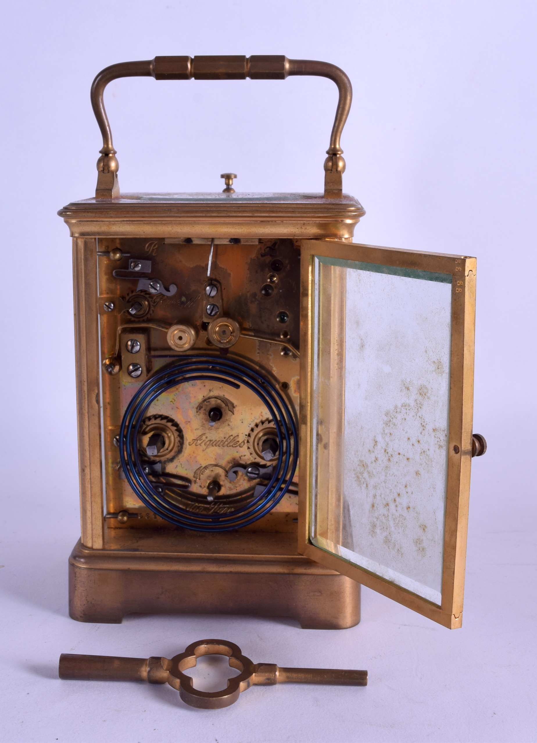 AN ANTIQUE FRENCH REPEATING BRASS CARRIAGE CLOCK by Robert Pleissner of Dresden. 18 cm high inc - Image 3 of 5
