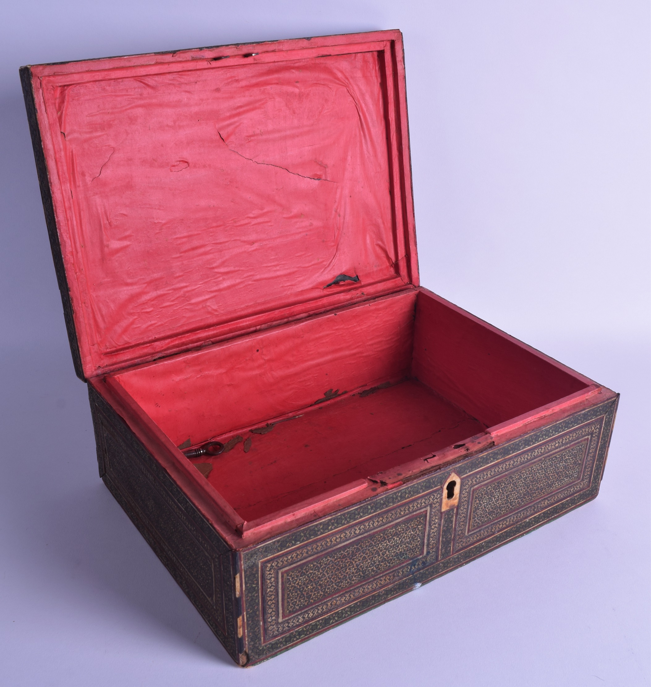 A GOOD 18TH/19TH CENTURY ANGLO INDIAN IVORY INLAID GEOMETRIC CASKET decorated with star shaped - Image 2 of 3