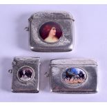 A GROUP OF THREE VICTORIAN/EDWARDIAN SILVER VESTA CASES. (3)