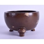 A SMALL CHINESE GOLD SPLASH BRONZE CENSER supported upon three splayed legs. 8.25 cm wide,