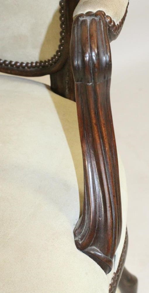 A GEORGIAN MAHOGANY FRAMED OPEN ARMCHAIR, late 18th century, in the French taste and upholstered - Image 6 of 6