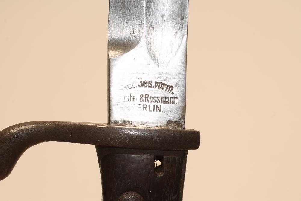 A GERMAN MODEL 1898/05 "BUTCHERS BLADE" BAYONET, the 14 1/2" blade stamped with Frister & Rossman - Image 4 of 4