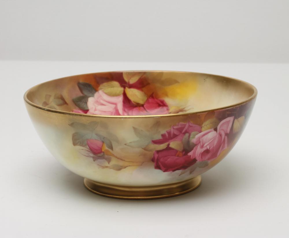 A ROYAL WORCESTER CHINA BOWL, 1913, of plain circular form, painted in colours by J Southall with