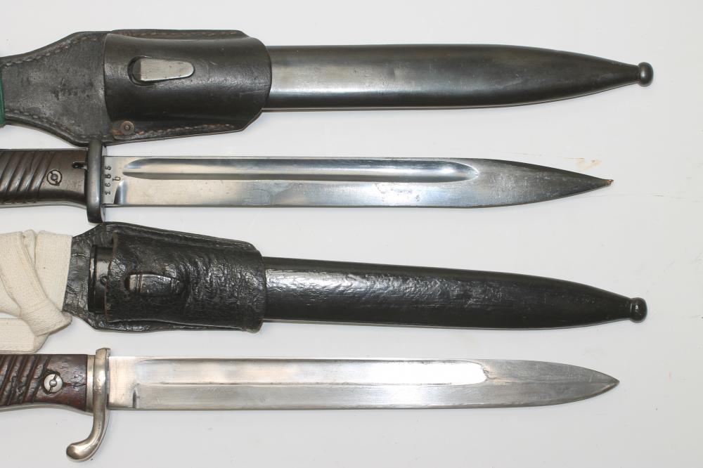 A GERMAN DRESS BAYONET, with 10" blade bearing Carl Eickhorn double squirrel mark, two piece wood - Image 3 of 4