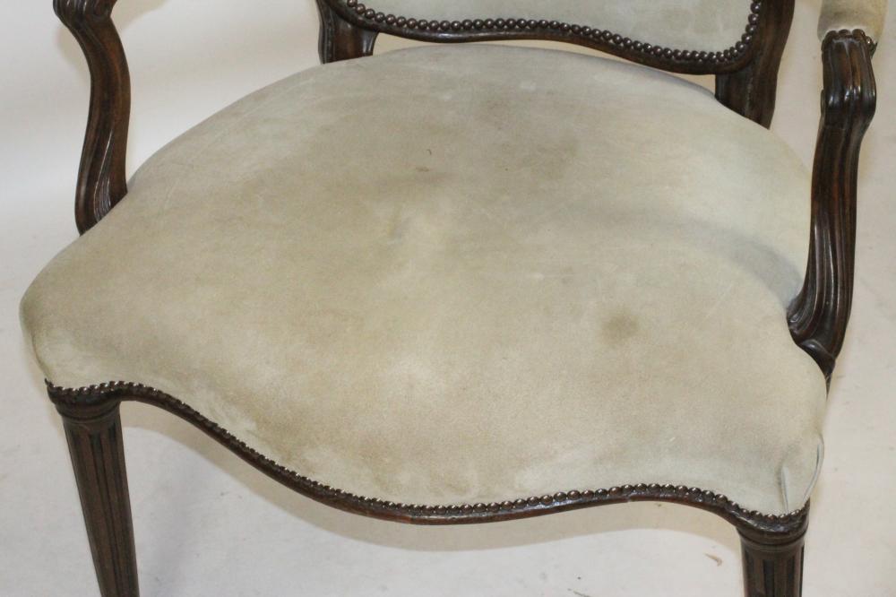 A GEORGIAN MAHOGANY FRAMED OPEN ARMCHAIR, late 18th century, in the French taste and upholstered - Image 5 of 6