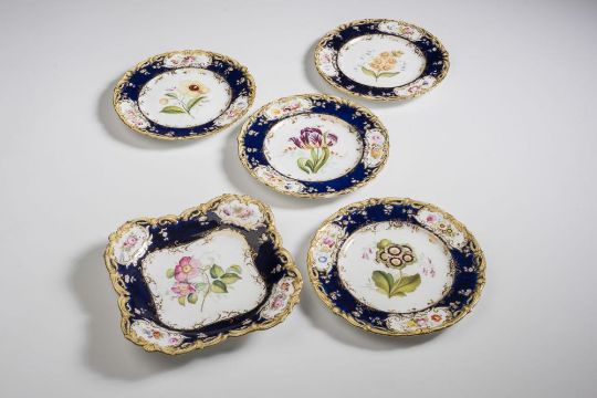 A COALPORT PORCELAIN PART DESSERT SERVICE, c.1835, comprising four plates, a square dish and - Image 1 of 6