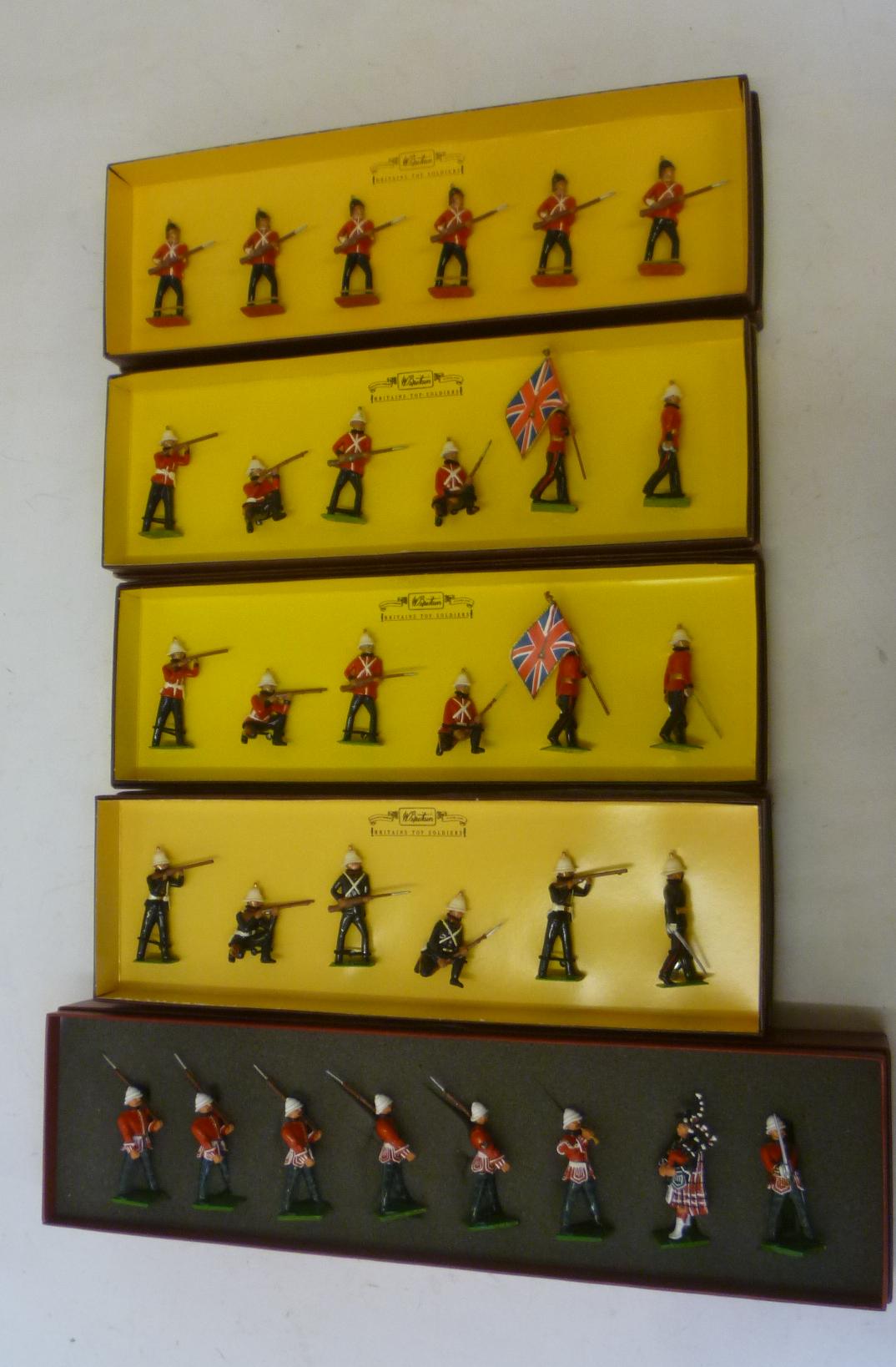 Five Britains Special Collectors Edition Sets 00126 Royal Scots Marching (eight pieces), 8801