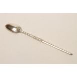 A CONTINENTAL SILVER TRAVELLING MARROW SPOON, possibly French, late 18th century, of typical form