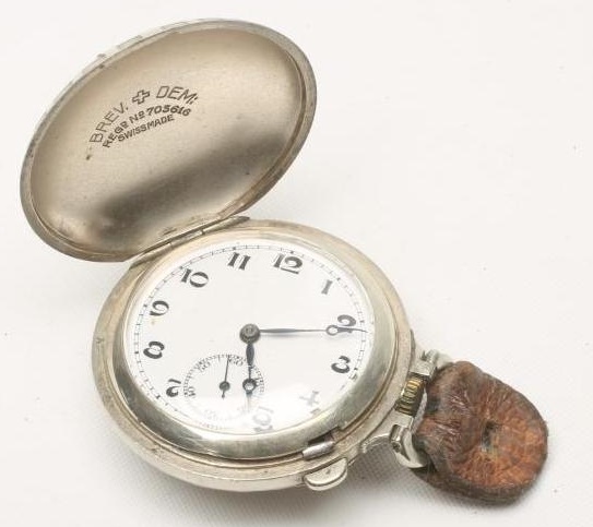 A NOVELTY "GOLF BALL" TOP WIND POCKET WATCH, the circular white enamel dial with black Arabic