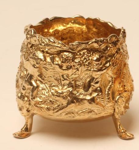 A LATE GEORGE III BRITANNIA STANDARD SILVER GILT SUGAR BASIN, maker Edward Farrell, London 1818,