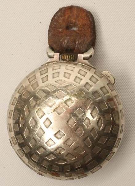A NOVELTY "GOLF BALL" TOP WIND POCKET WATCH, the circular white enamel dial with black Arabic - Bild 2 aus 2