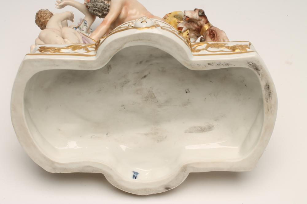 A NAPLES PORCELAIN FIGURE GROUP, 20th century, modelled as "Ratto di Proserpina" with Cerberus, on a - Image 5 of 5